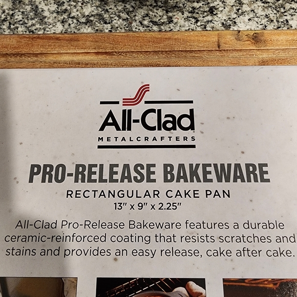 All-Clad Rectangular Cake Pan - Picture 4 of 4